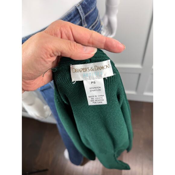 Beautiful Women’s Cardigan Size PS - Picture 5 of 5